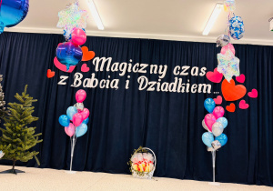 "Karnawał z Babcią i Dziadkiem" w grupie IX