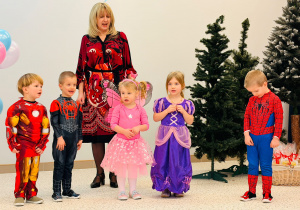 "Karnawał z Babcią i Dziadkiem" w grupie IX