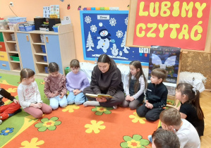 Projekt edukacyjno – czytelniczy ,,Lubimy czytać” pod hasłem ,,Książka przyjacielem dziecka” z udziałem rodziców w grupie V