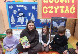 Projekt edukacyjno – czytelniczy ,,Lubimy czytać” pod hasłem ,,Książka przyjacielem dziecka” z udziałem rodziców w grupie V