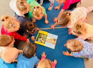 Książki i książeczki z domowej biblioteczki- projekt edukacyjny w gr. XI