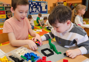 „Gdzie jest T.rex ?„– Kids Lab w grupie V