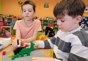 „Gdzie jest T.rex ?„– Kids Lab w grupie V