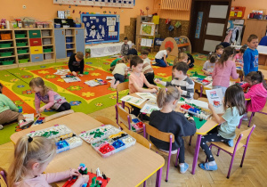 „Gdzie jest T.rex ?„– Kids Lab w grupie V