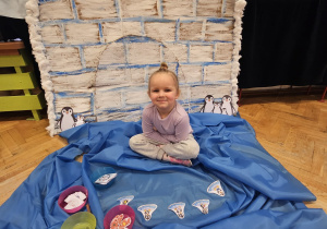 Odkrywamy zimę przez zabawę gr VII