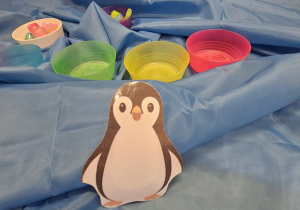 Odkrywamy zimę przez zabawę gr VII