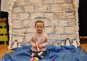 Odkrywamy zimę przez zabawę gr VII