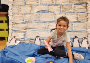 Odkrywamy zimę przez zabawę gr VII