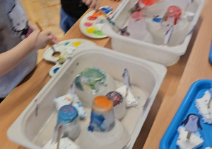 Odkrywamy zimę przez zabawę gr VII