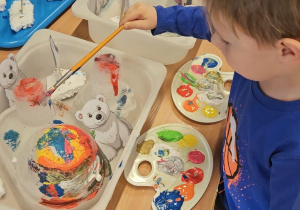 Odkrywamy zimę przez zabawę gr VII