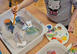 Odkrywamy zimę przez zabawę gr VII