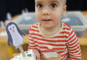 Odkrywamy zimę przez zabawę gr VII