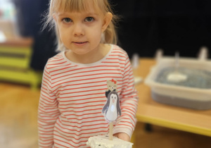 Odkrywamy zimę przez zabawę gr VII