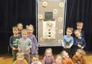 Odkrywamy zimę przez zabawę gr VII