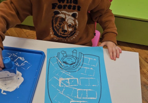 Odkrywamy zimę przez zabawę gr VII