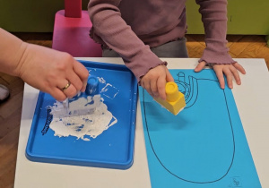 Odkrywamy zimę przez zabawę gr VII