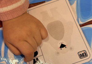 Odkrywamy zimę przez zabawę gr VII