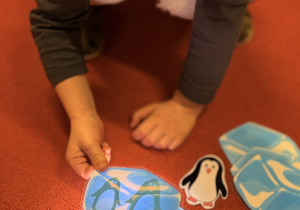 Odkrywamy zimę przez zabawę gr VII