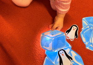 Odkrywamy zimę przez zabawę gr VII