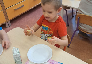 "Gdy Ci smutno, gdy Ci źle, pączek rozweseli Cię!" - Tłusty czwartek w grupie IX