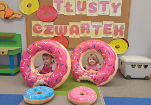 "Gdy Ci smutno, gdy Ci źle, pączek rozweseli Cię!" - Tłusty czwartek w grupie IX