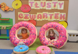 "Gdy Ci smutno, gdy Ci źle, pączek rozweseli Cię!" - Tłusty czwartek w grupie IX