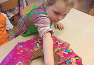 "Gdy Ci smutno, gdy Ci źle, pączek rozweseli Cię!" - Tłusty czwartek w grupie IX