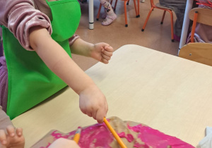 "Gdy Ci smutno, gdy Ci źle, pączek rozweseli Cię!" - Tłusty czwartek w grupie IX