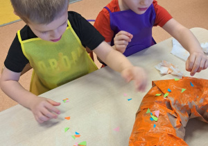 "Gdy Ci smutno, gdy Ci źle, pączek rozweseli Cię!" - Tłusty czwartek w grupie IX