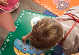 "Gdy Ci smutno, gdy Ci źle, pączek rozweseli Cię!" - Tłusty czwartek w grupie IX