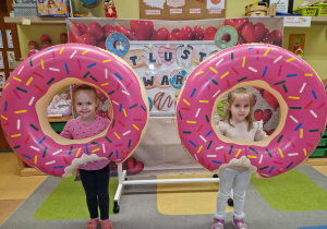 Dzisiaj pączki i pączusie, wypinają swoje brzusie … Tłusty Czwartek w grupie X