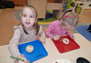 Dzisiaj pączki i pączusie, wypinają swoje brzusie … Tłusty Czwartek w grupie X