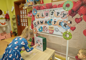 Dzisiaj pączki i pączusie, wypinają swoje brzusie … Tłusty Czwartek w grupie X