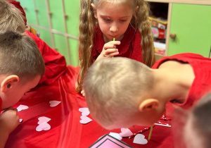 "Małe Serca- Wielkie Uczucia" czyli Walentynki w grupie VI