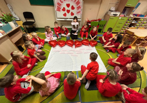 "Małe Serca- Wielkie Uczucia" czyli Walentynki w grupie VI