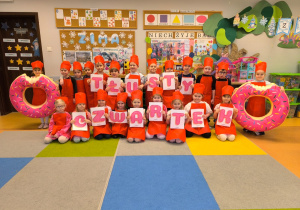 „Małe pączki, duże pączki…” - Tłusty Czwartek w gr. XII