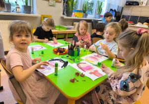 „Małe pączki, duże pączki…” - Tłusty Czwartek w gr. XII