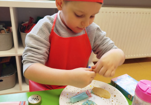 „Małe pączki, duże pączki…” - Tłusty Czwartek w gr. XII