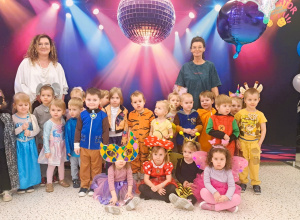 "Czas na bal!" - Walentynkowy Bal Karnawałowy, grupa IX