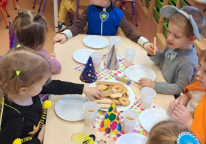 "Czas na bal!" - Walentynkowy Bal Karnawałowy, grupa IX