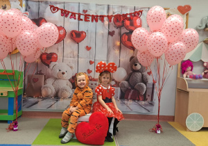 "Czas na bal!" - Walentynkowy Bal Karnawałowy, grupa IX