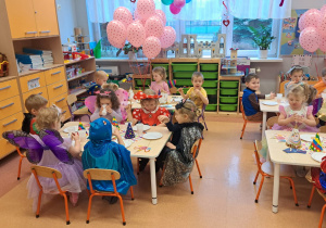 "Czas na bal!" - Walentynkowy Bal Karnawałowy, grupa IX