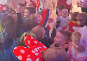 "Czas na bal!" - Walentynkowy Bal Karnawałowy, grupa IX