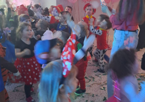 "Czas na bal!" - Walentynkowy Bal Karnawałowy, grupa IX