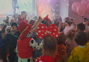 "Czas na bal!" - Walentynkowy Bal Karnawałowy, grupa IX