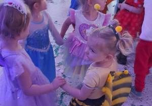 "Czas na bal!" - Walentynkowy Bal Karnawałowy, grupa IX