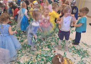 "Czas na bal!" - Walentynkowy Bal Karnawałowy, grupa IX