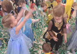 "Czas na bal!" - Walentynkowy Bal Karnawałowy, grupa IX