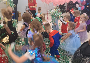 "Czas na bal!" - Walentynkowy Bal Karnawałowy, grupa IX