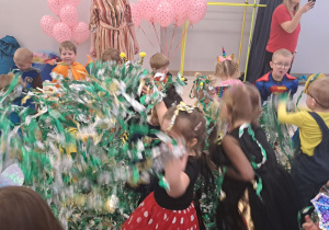 "Czas na bal!" - Walentynkowy Bal Karnawałowy, grupa IX